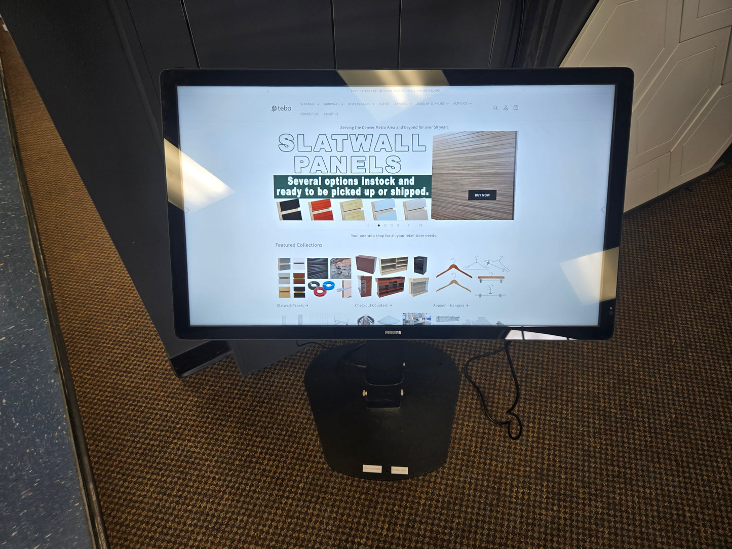 Floor Model Phillips 32" Touch Screen Digital Signage