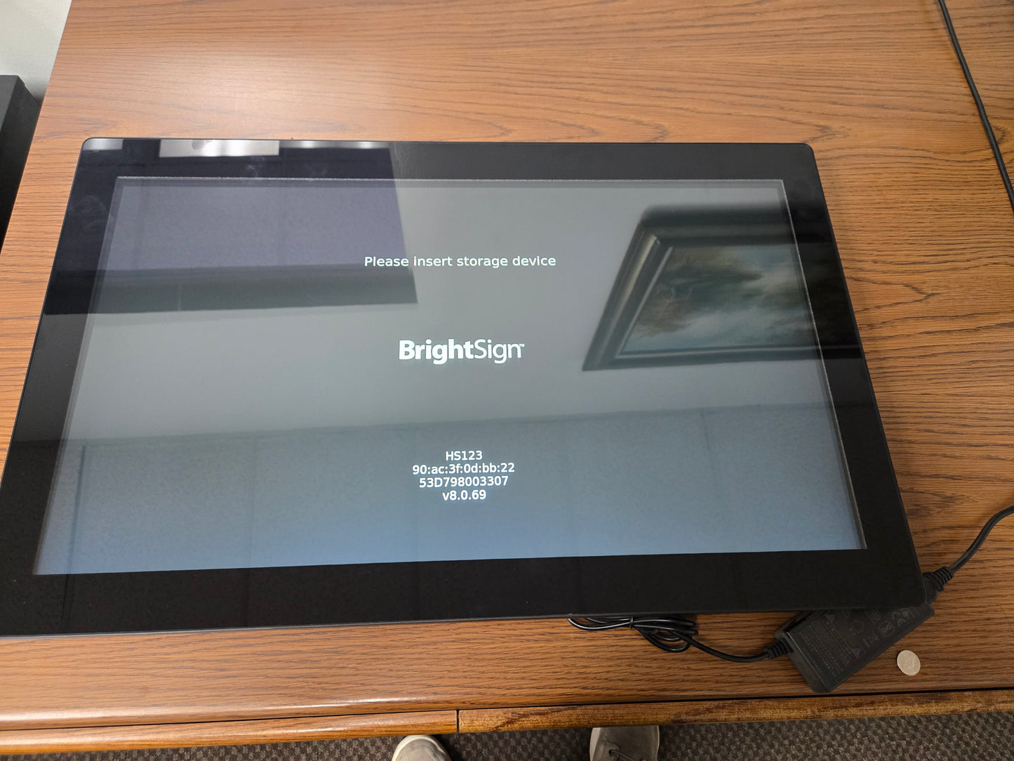 Floor Model BlueFin 32" Touch Screen Digital Signage