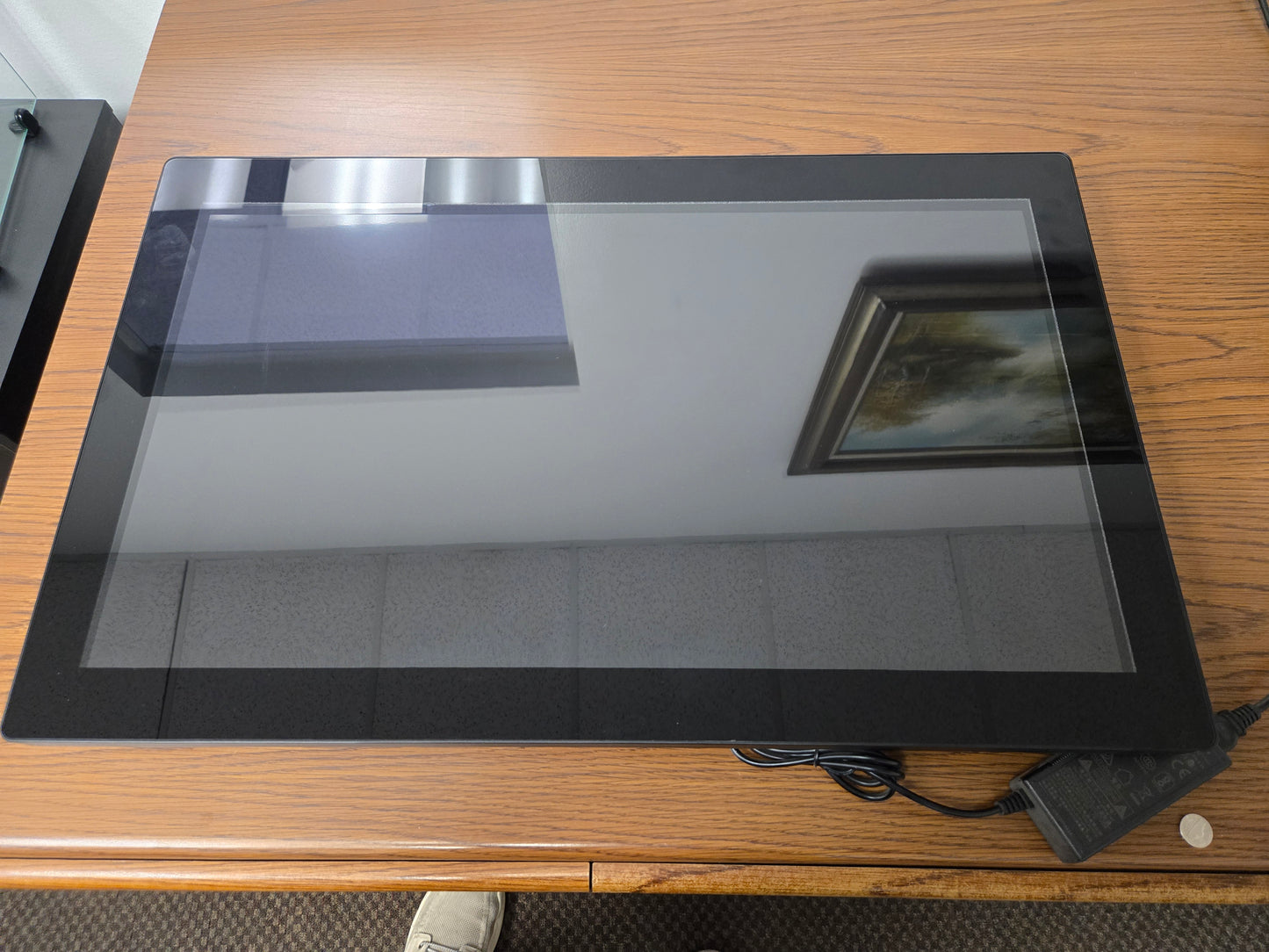 Floor Model BlueFin 32" Touch Screen Digital Signage