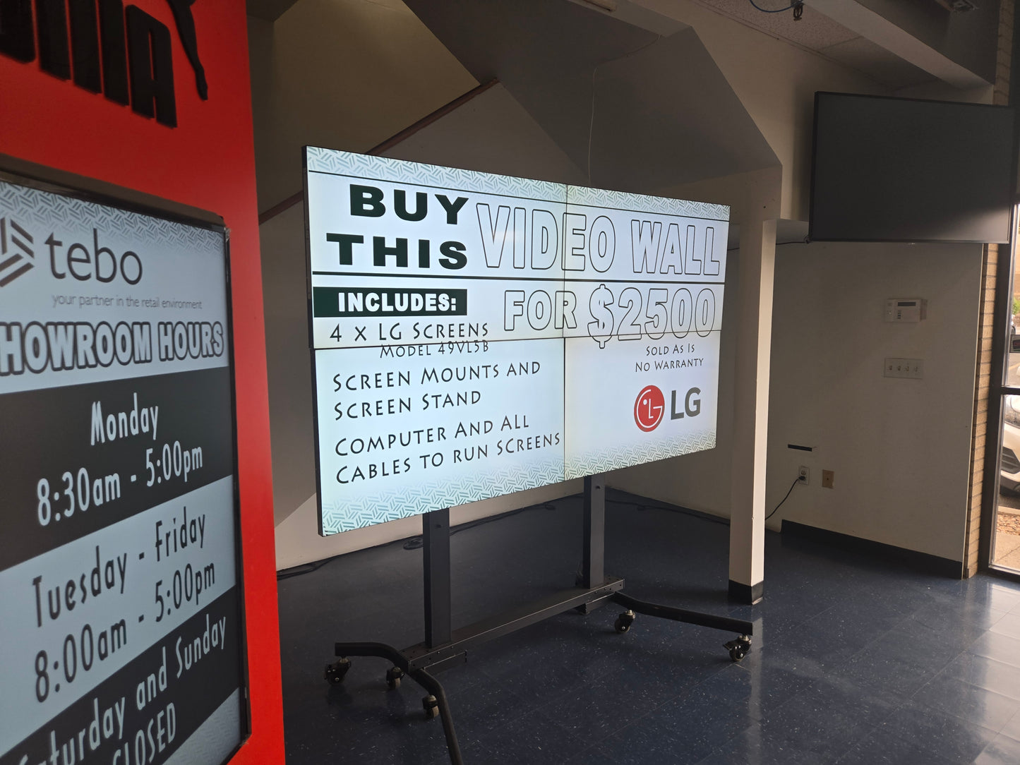 Floor Model 2x2 Video Wall 4x LG 49" Digital Signage Screens