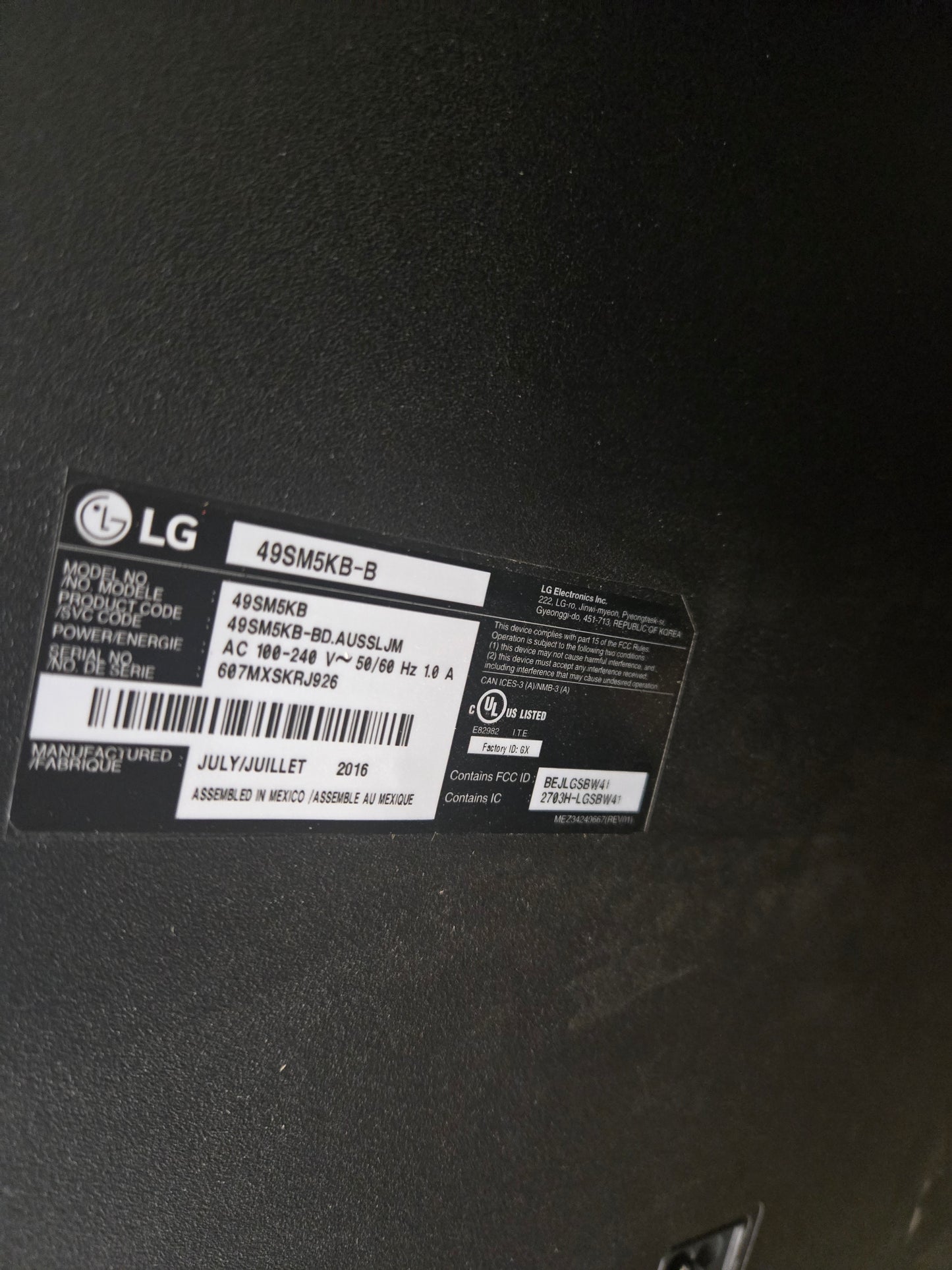 Floor Model 49" LG Digital Signage Screen