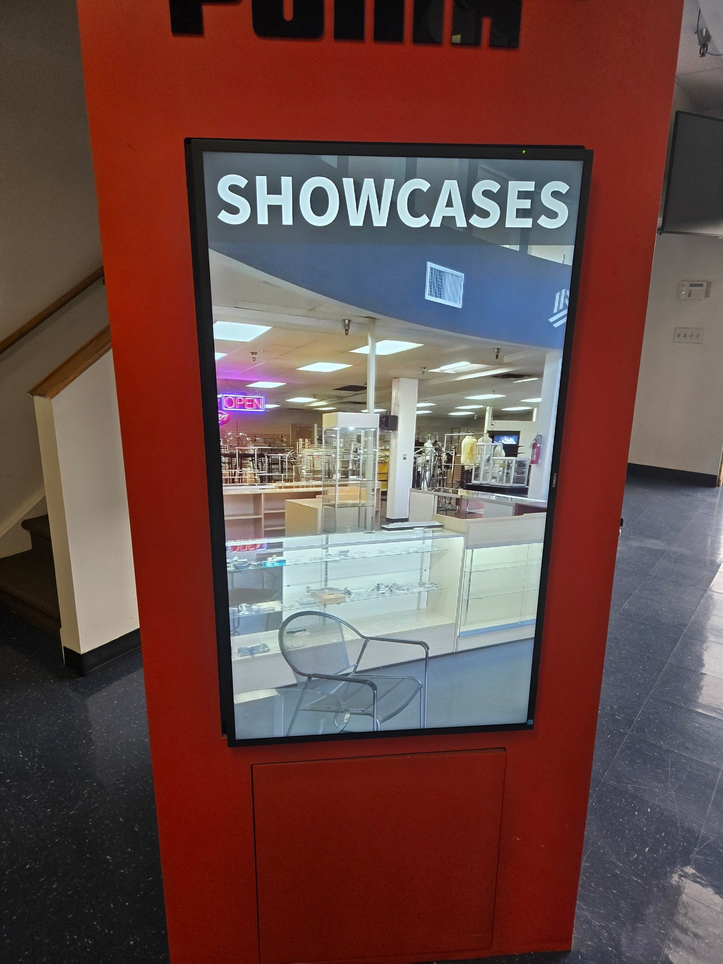 Floor Model Phillips 50" BDL4550D Digital Signage Screen